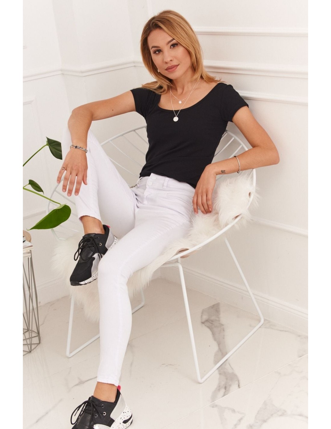 Taillierte weiße Jeanshose 250 – Online-Shop – Boutique